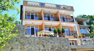 Гостиница Артас Симеиз Улучшенный трехместный номер с видом на море-13